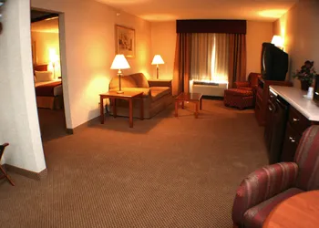 Seasons Inn & Suites Highland hotel thumbnail 7