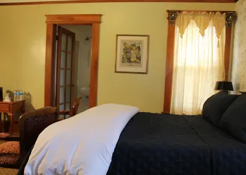 Pacific Grove Inn hotel thumbnail 2