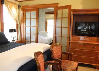 Pacific Grove Inn hotel thumbnail 3