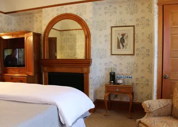 Pacific Grove Inn hotel thumbnail 5