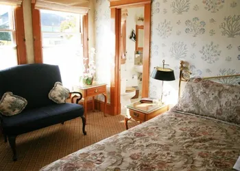 Pacific Grove Inn hotel thumbnail 8