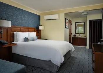 Hotel Abrego hotel thumbnail 7