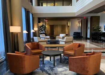 DoubleTree by Hilton New York LaGuardia Airport hotel thumbnail 2