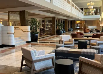 DoubleTree by Hilton New York LaGuardia Airport hotel thumbnail 3