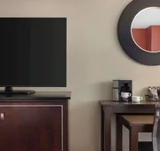 DoubleTree by Hilton New York LaGuardia Airport hotel detail image 5