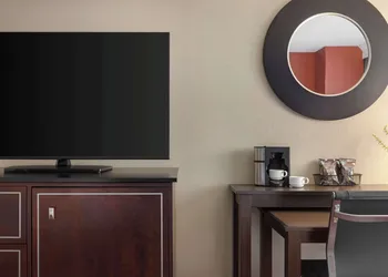 DoubleTree by Hilton New York LaGuardia Airport hotel thumbnail 5