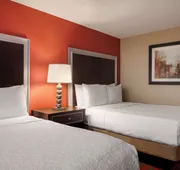 DoubleTree by Hilton New York LaGuardia Airport hotel detail image 7