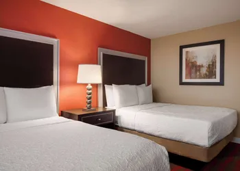 DoubleTree by Hilton New York LaGuardia Airport hotel thumbnail 7
