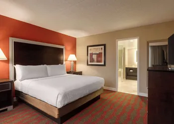 DoubleTree by Hilton New York LaGuardia Airport hotel thumbnail 8