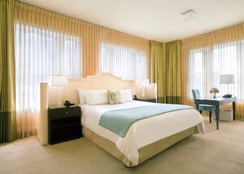 Hotel deLuxe hotel thumbnail 8