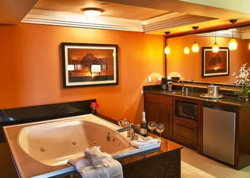 Lux Hotel and Spa hotel thumbnail 7