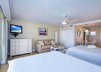 Island Inn hotel thumbnail 3