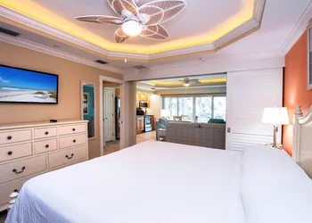 Island Inn hotel thumbnail 4
