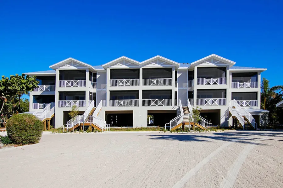 Island Inn hotel detail image 6