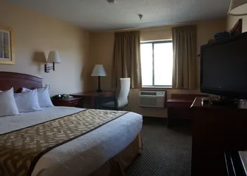 Luxury Inn And Suites hotel thumbnail 8