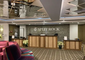 Split Rock Resort hotel thumbnail 5