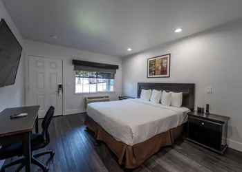 Monterey Surf Inn hotel thumbnail 4