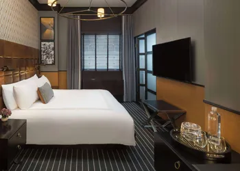 Gild Hall, A Thompson Hotel, by Hyatt hotel thumbnail 6