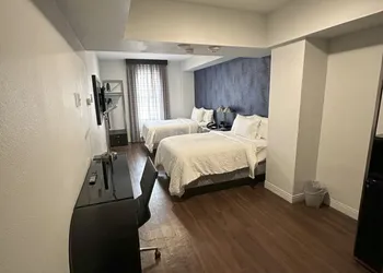 Holiday Inn Express Dallas Downtown by IHG hotel thumbnail 5