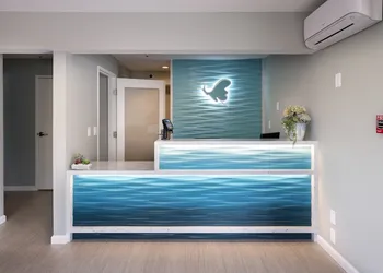Mariposa Inn & Suites hotel thumbnail 2