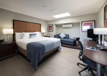 Mariposa Inn & Suites hotel thumbnail 6