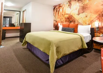 The Tangerine - A Burbank Hotel hotel thumbnail 4