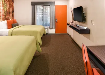 The Tangerine - A Burbank Hotel hotel thumbnail 5