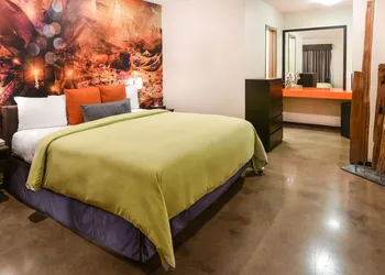 The Tangerine - A Burbank Hotel hotel thumbnail 7