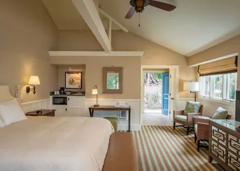Lighthouse Lodge And Cottages hotel thumbnail 3