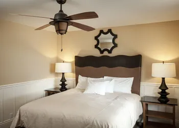 Lighthouse Lodge And Cottages hotel thumbnail 7