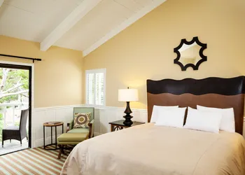 Lighthouse Lodge And Cottages hotel thumbnail 8