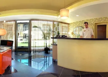 7 Springs Inn & Suites hotel thumbnail 2