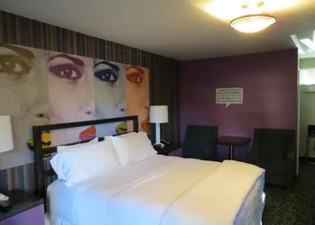 7 Springs Inn & Suites hotel thumbnail 8