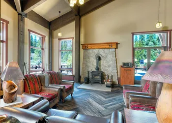 Wuksachi Lodge hotel thumbnail 2