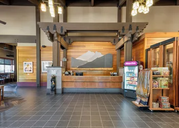 Wuksachi Lodge hotel thumbnail 3