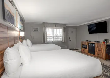 Coast Dawson Creek Hotel hotel thumbnail 4
