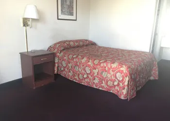 Travelodge by Wyndham Richmond Kentucky hotel thumbnail 5