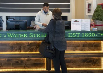 Water Street Inn hotel thumbnail 2
