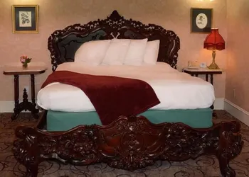 Water Street Inn hotel thumbnail 7