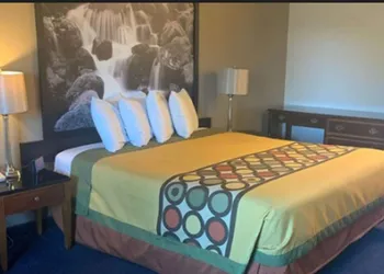 Sutton Suites Hotel hotel thumbnail 5