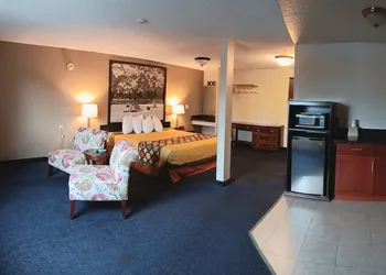 Sutton Suites Hotel hotel thumbnail 6