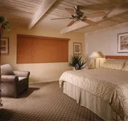 Desert Isle of Palm Springs hotel detail image 4
