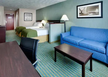 Holiday Inn Express & Suites Smithfield - Providence by IHG hotel thumbnail 3