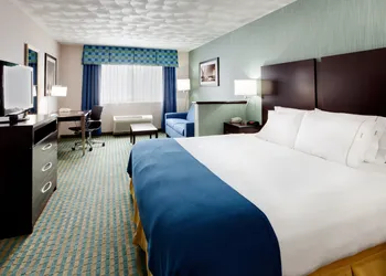 Holiday Inn Express & Suites Smithfield - Providence by IHG hotel thumbnail 5