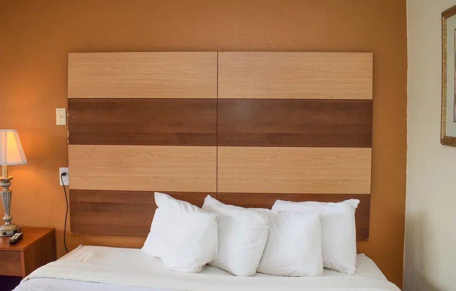 Americana Inn, a Travelodge by Wyndham hotel detail image 6
