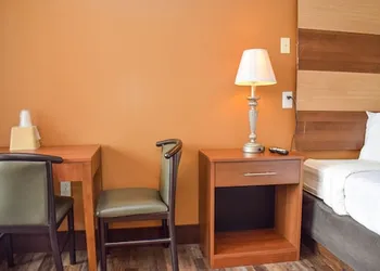 Americana Inn, a Travelodge by Wyndham hotel thumbnail 7