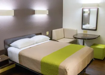 Studio 6 San Antonio, TX - Lackland AFB hotel thumbnail 3