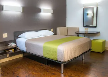 Studio 6 San Antonio, TX - Lackland AFB hotel thumbnail 4