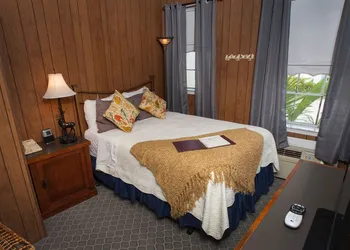 Seminole Inn hotel thumbnail 5
