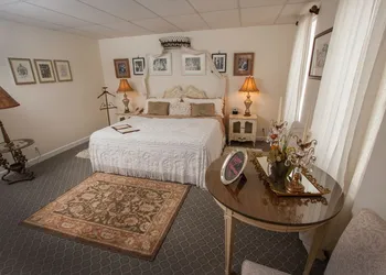 Seminole Inn hotel thumbnail 8